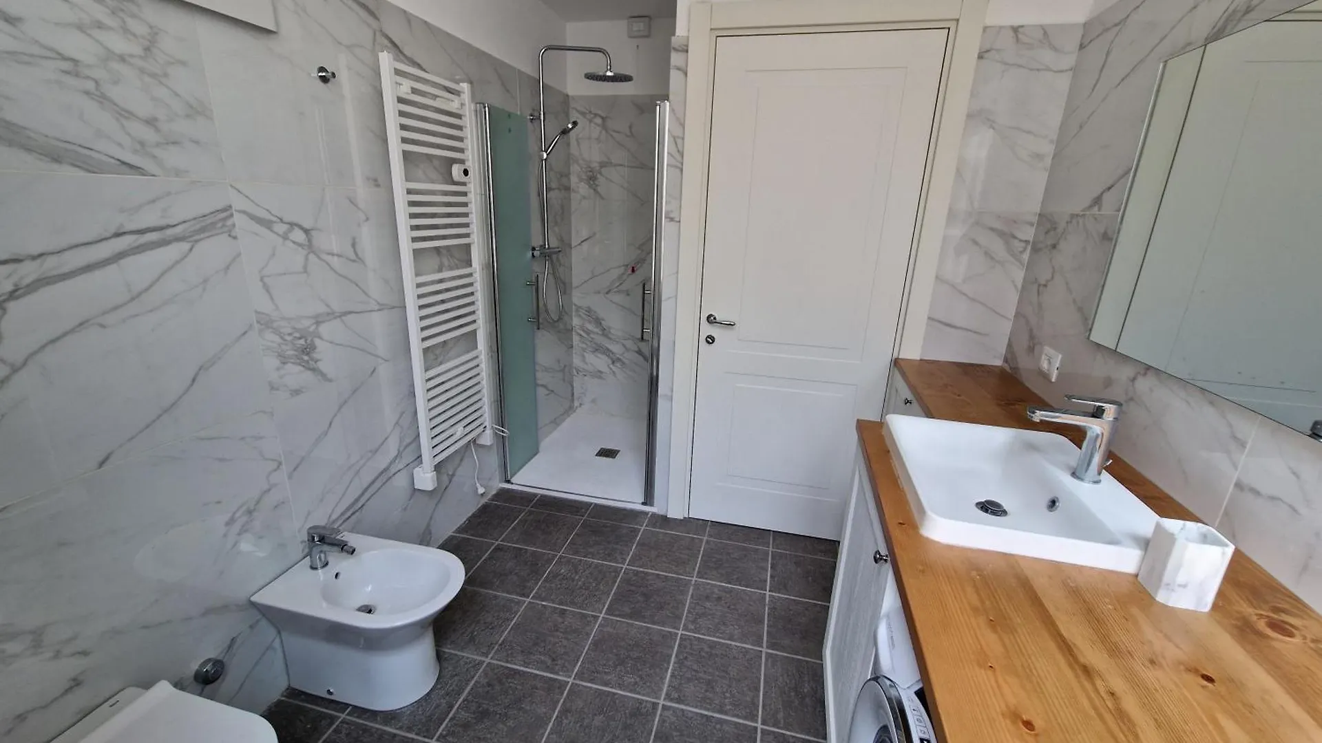 Apartament Homes & Suites - Milano Meravigli Den
